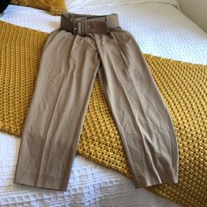 xs Zara pants with belt. Loose fit around legs, tight around waist